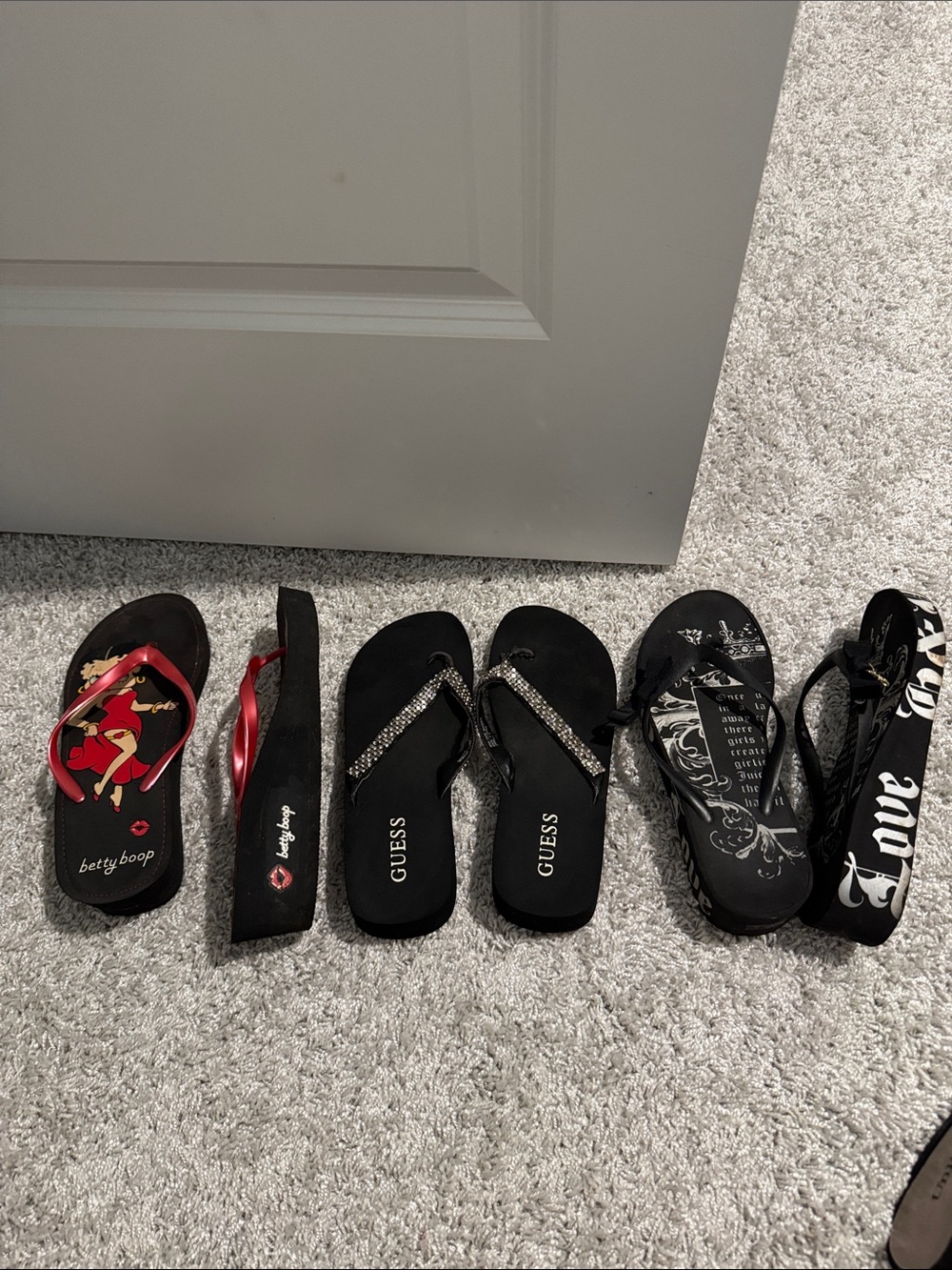 GUESS juicy and Betty boop Flip Flop Sandals size 6-6.5